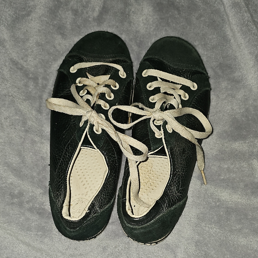 Crocs Leather Sneakers Sz 9